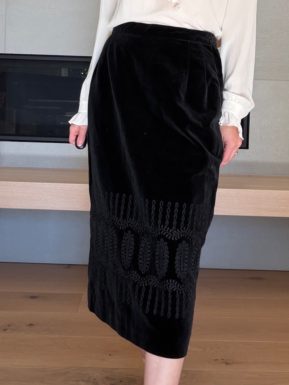 Vintage Black Velvet Midi Lace pencil Skirt with Embroidered details